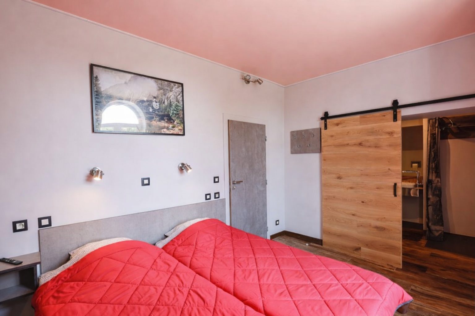 Chambre rouge du gîte